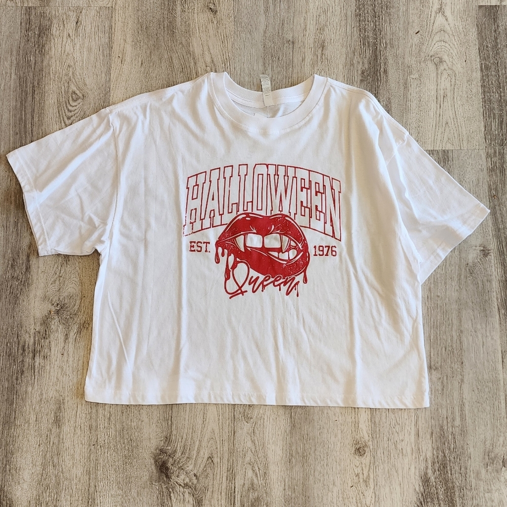 Halloween Queen Tee | Size Medium